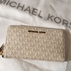 Michael Kors wallet